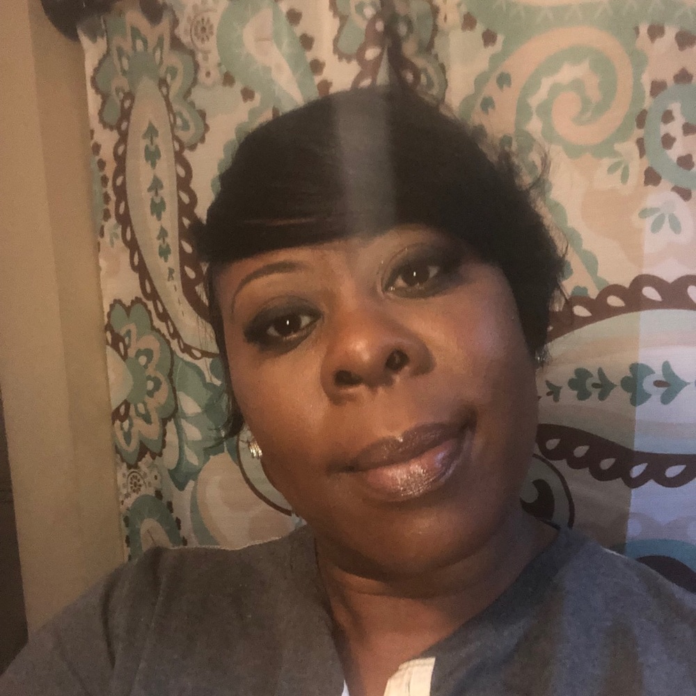 Meet your Posher, Angela